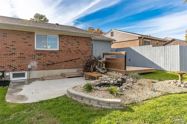 $206,000 | 2267 Bensonhurst Drive, Florissant, MO 63031