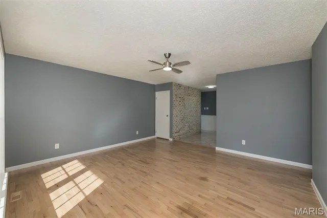 $206,000 | 2267 Bensonhurst Drive, Florissant, MO 63031