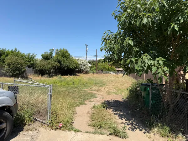 $80,000 | 19635 Balfour Drive, Strathmore, CA 93267