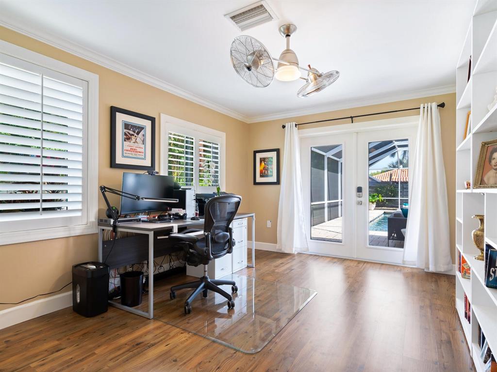 606 Owl Way Sarasota, FL 34236 - Photo 25 of 47