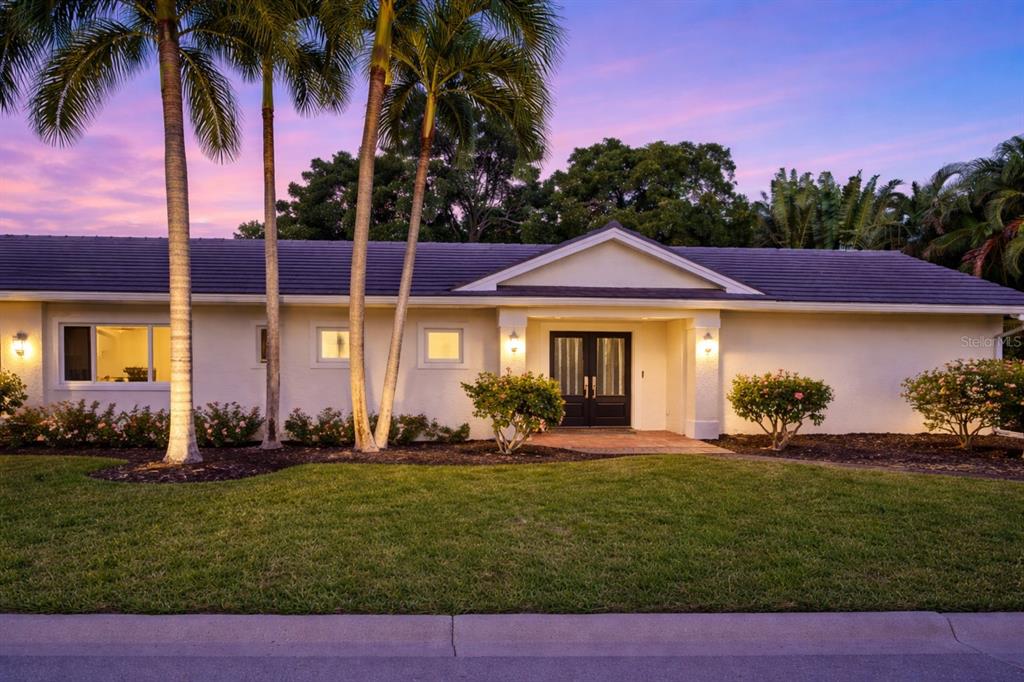 606 Owl Way Sarasota, FL 34236 - Photo 3 of 47