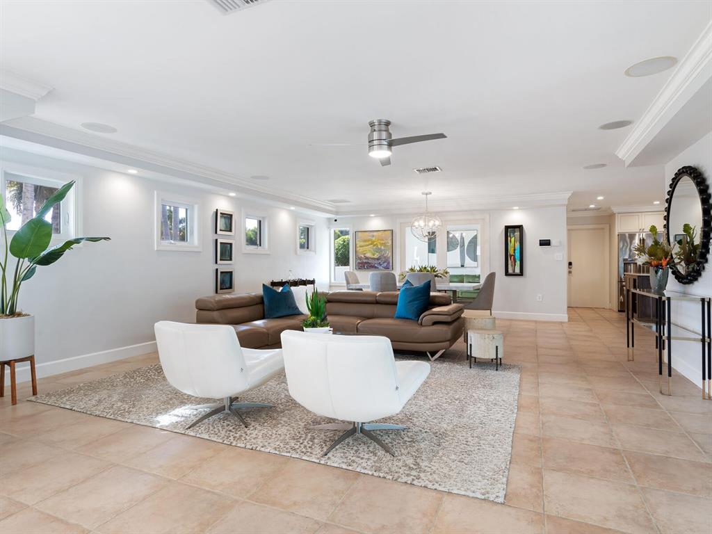 606 Owl Way Sarasota, FL 34236 - Photo 5 of 47