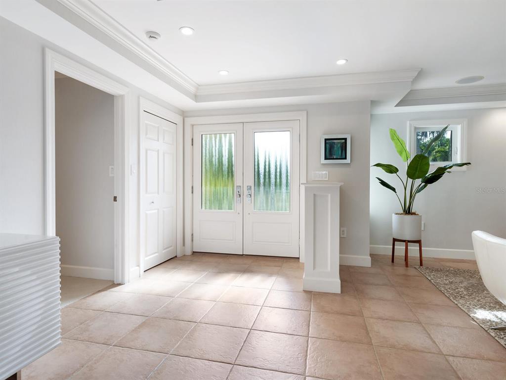 606 Owl Way Sarasota, FL 34236 - Photo 6 of 47