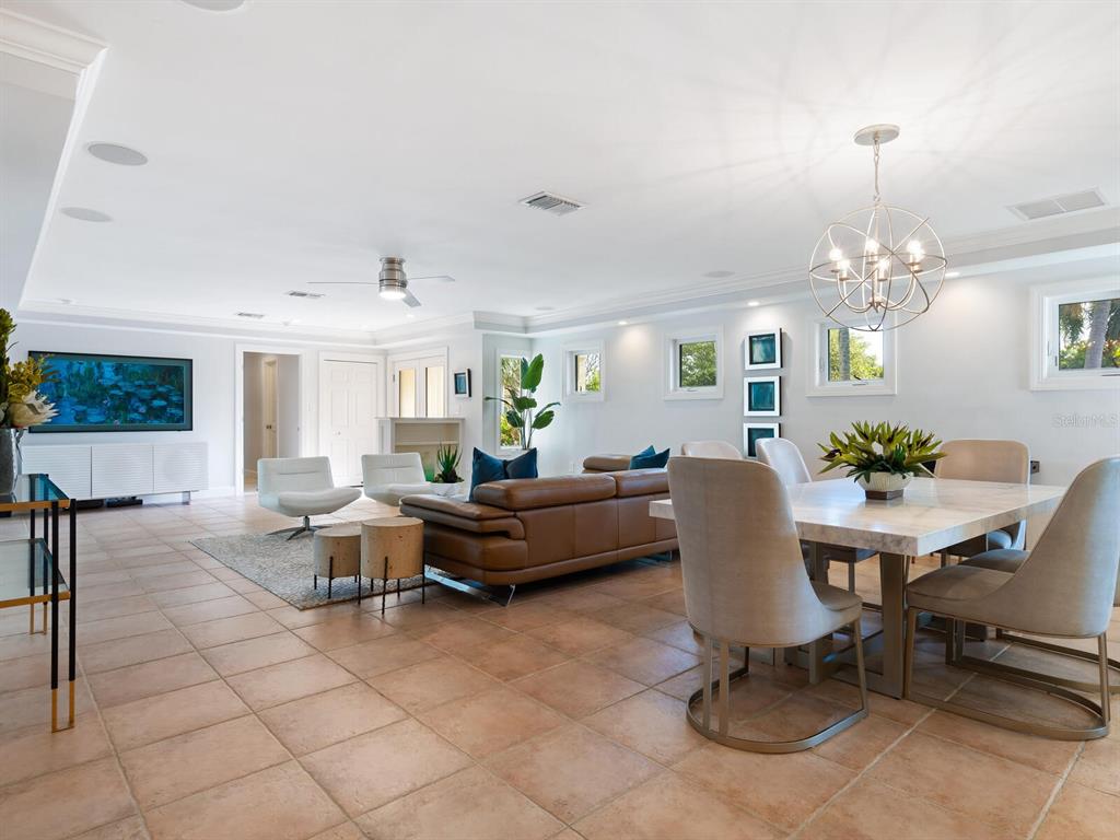 606 Owl Way Sarasota, FL 34236 - Photo 10 of 47