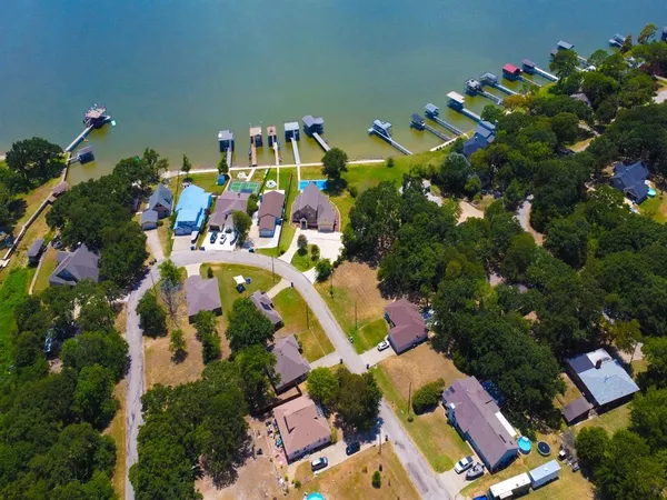 $259,000 | 307 Coral Reef Street, Gun Barrel City, TX 75156