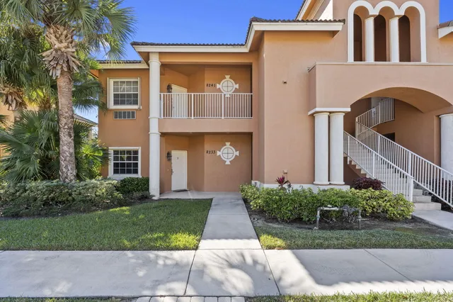 $245,000 | 8233 Mulligan Circle, Unit 3511, Port St. Lucie, FL 34986
