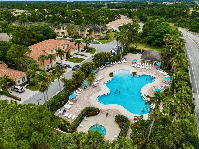 $245,000 | 8233 Mulligan Circle, Unit 3511, Port St. Lucie, FL 34986