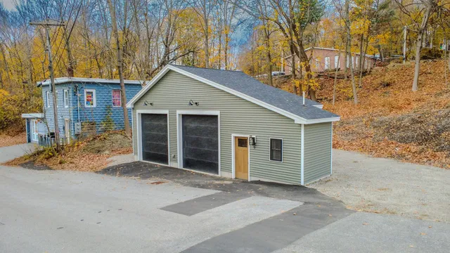 $195,000 | 9 Hutchins Street, Auburn, ME 04210