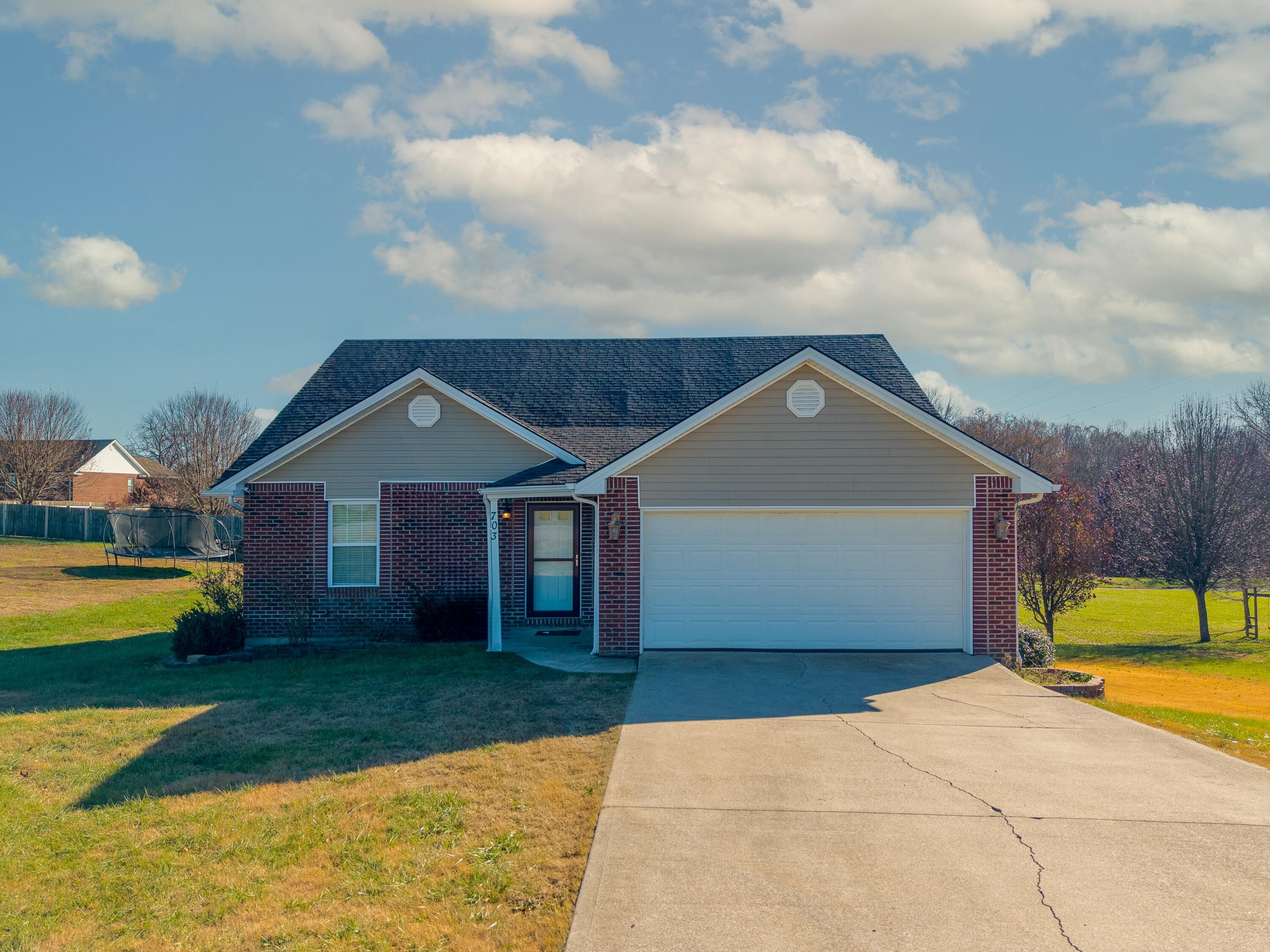 703 East Langdon Road Science Hill, KY 42553 - Photo 1 of 55 tempImageCfjMAy