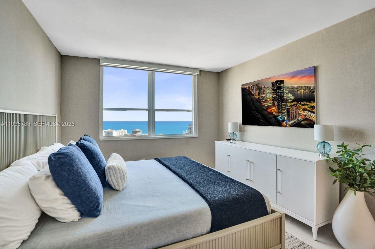 90 Alton Road, Unit 2701 Miami Beach, FL 33139 - Photo 6 of 19