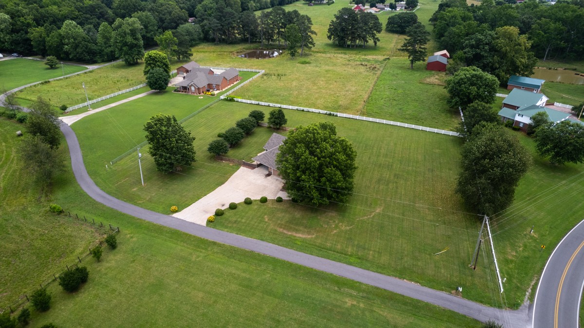 27615 Shannon Road Ardmore, AL 35739 - Photo 45 of 49 a view of a indoor basketball court