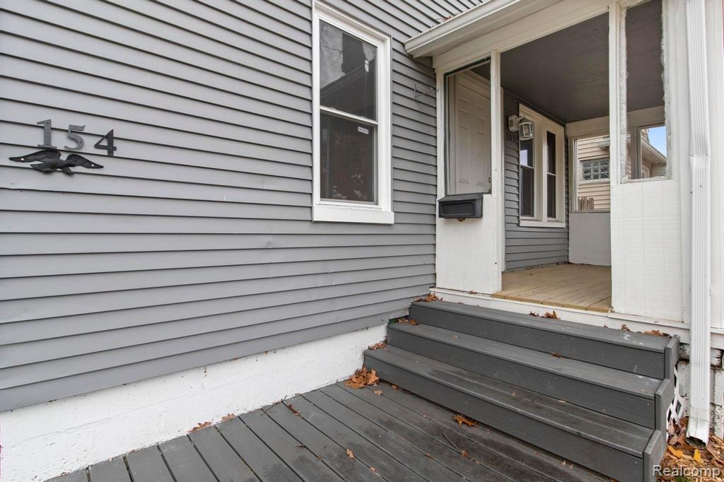 154 Stratford Road Ferndale, MI 48220 - Photo 4 of 29