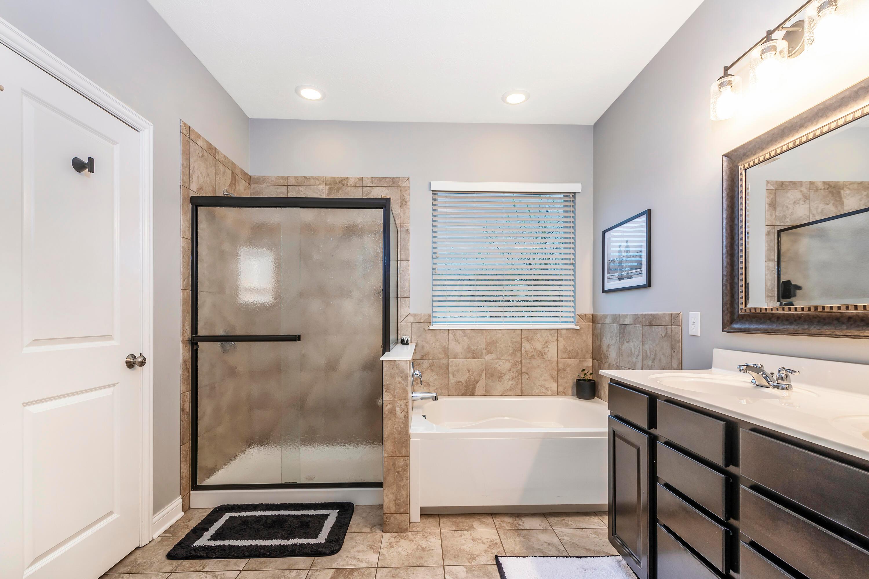 6023 Heckert Road Westerville, OH 43081 - Photo 18 of 28 Master Suite
