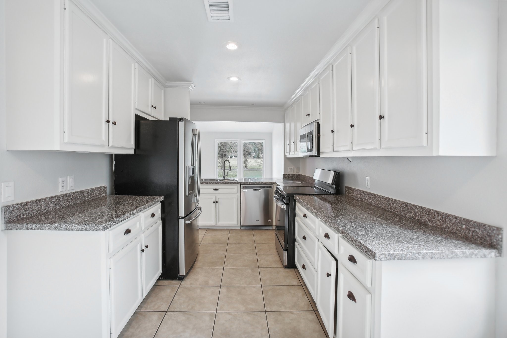 1602 Chestnut Ridge Road Kingwood, TX 77339 - Photo 9 of 31