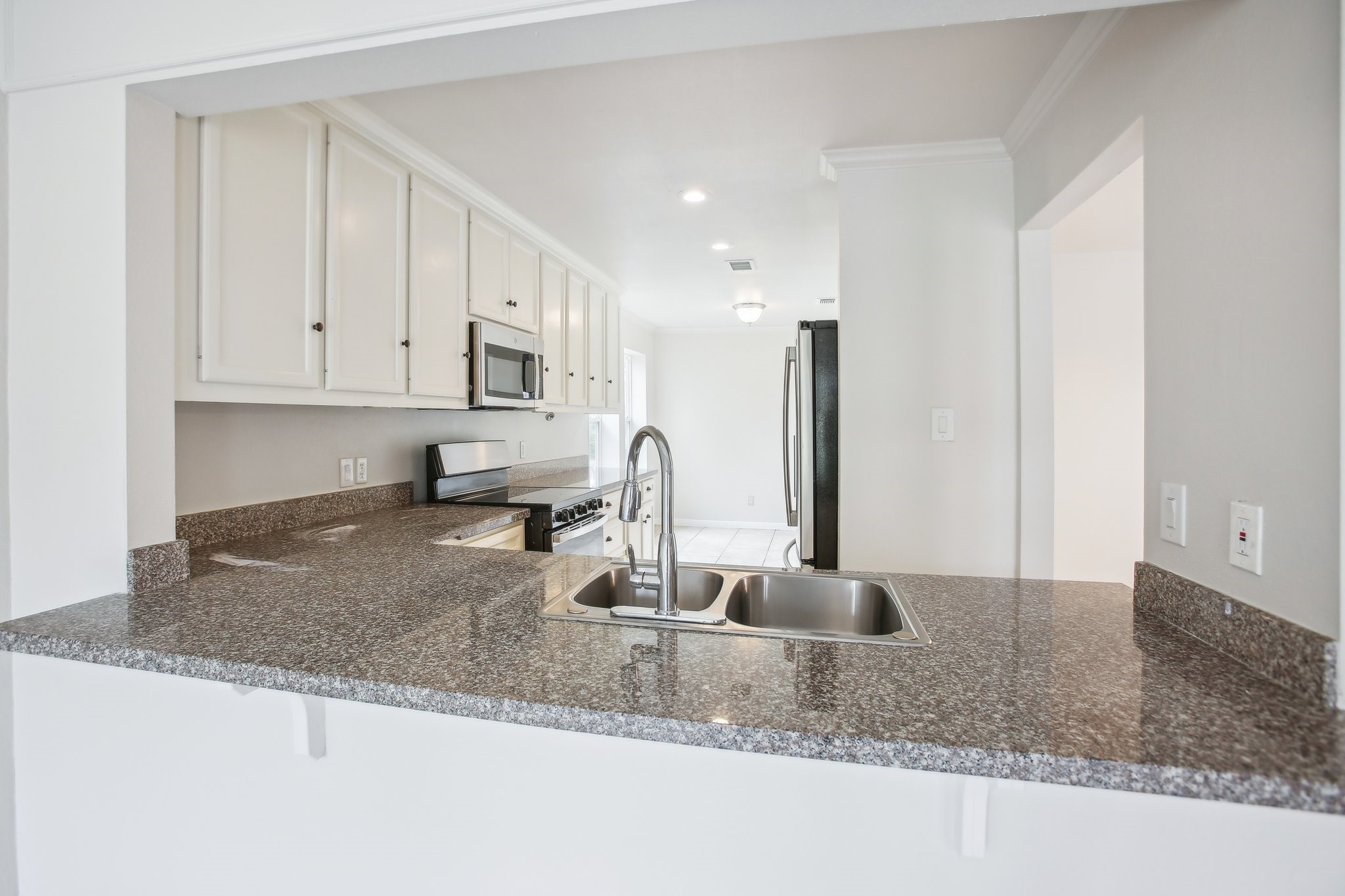 1602 Chestnut Ridge Road Kingwood, TX 77339 - Photo 10 of 31