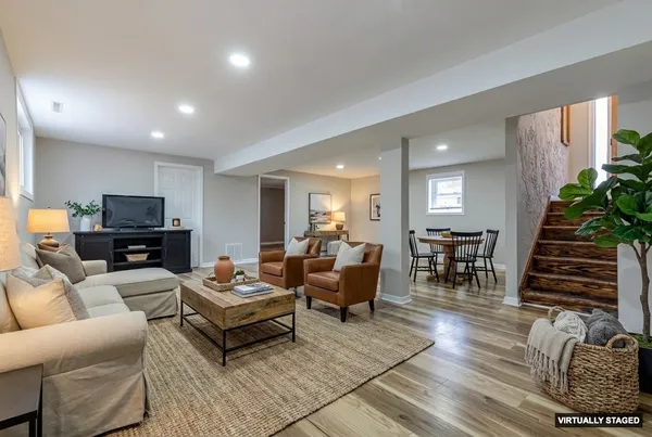 $469,000 | 1096 Beechwood Road, Buffalo Grove, IL 60089