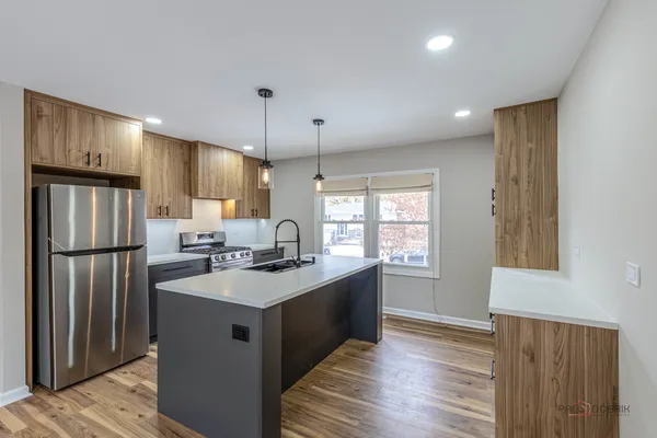 $469,000 | 1096 Beechwood Road, Buffalo Grove, IL 60089