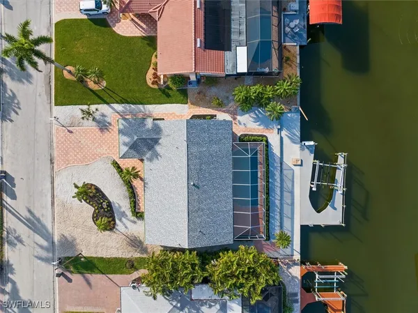 $974,900 | 16 Palmview Boulevard, Fort Myers Beach, FL 33931