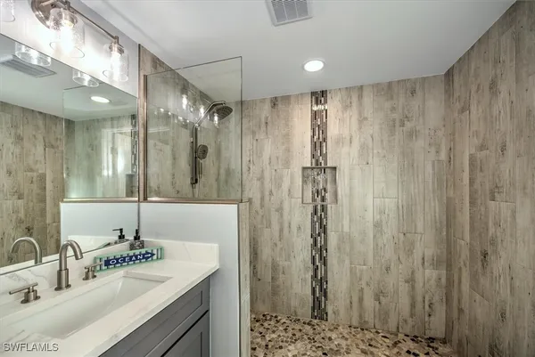 $974,900 | 16 Palmview Boulevard, Fort Myers Beach, FL 33931