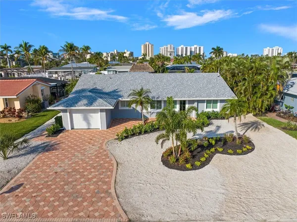 $974,900 | 16 Palmview Boulevard, Fort Myers Beach, FL 33931