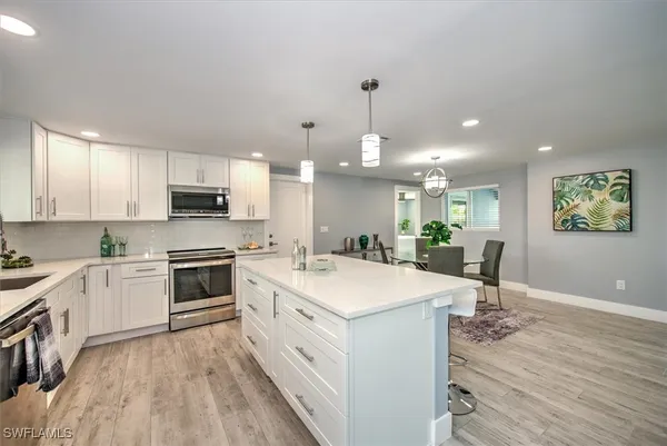 $974,900 | 16 Palmview Boulevard, Fort Myers Beach, FL 33931