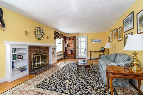 $1,399,000 | 786 Boston Post Road, Weston, MA 02493