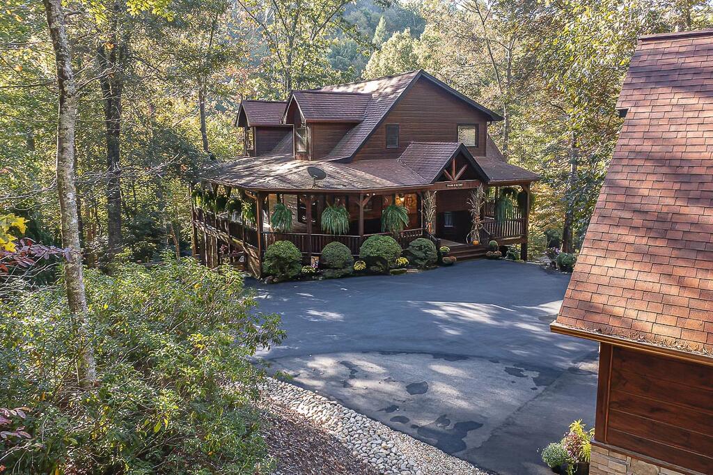 1934 Mountain Tops Road Blue Ridge, GA 30513 - Photo 3 of 55 Gallery Image 3