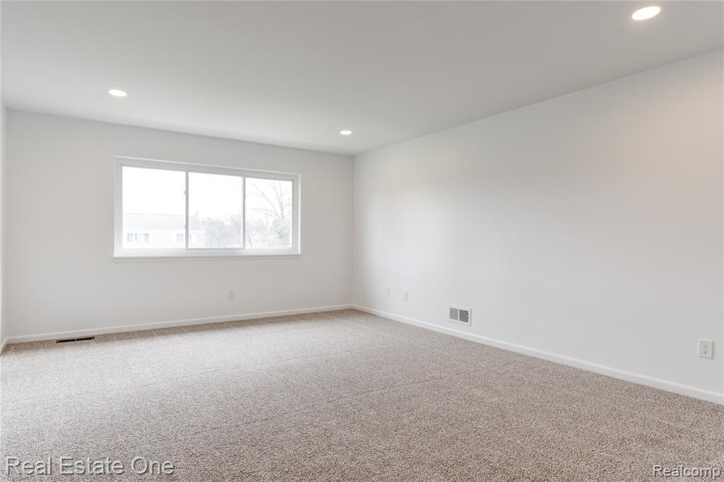 801 West Long Lake Road, Unit 4 Bloomfield Hills, MI 48302 - Photo 11 of 22