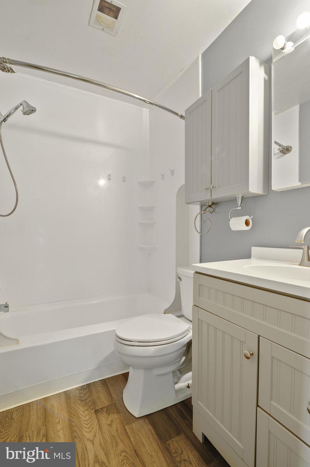 2001 Nault Road Dover, DE 19904 - Photo 23 of 27 Full bathroom in hallway
