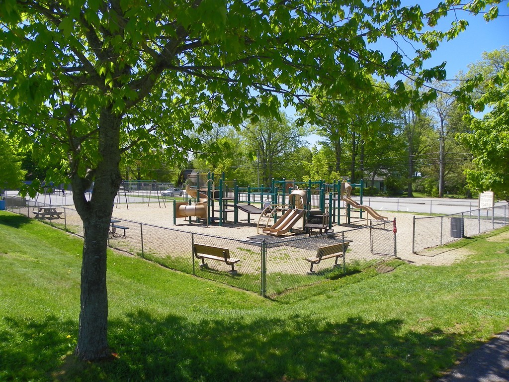 4 Gardner Road Hubbardston, MA 01452 - Photo 20 of 22 a view of a chair and table of the garden