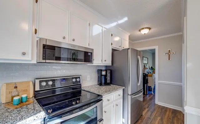 $2,200 | 2232 Valley Drive, Winterville, NC 28590