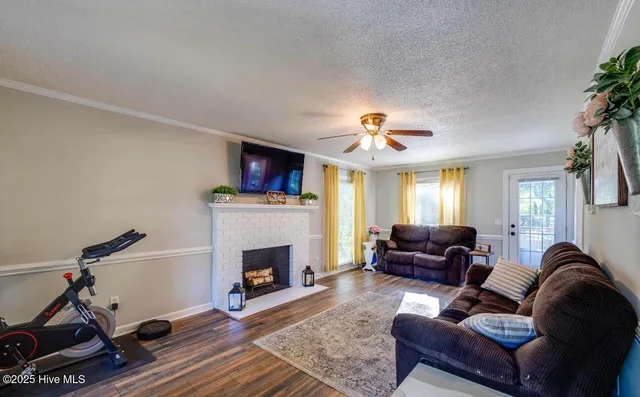 $2,200 | 2232 Valley Drive, Winterville, NC 28590