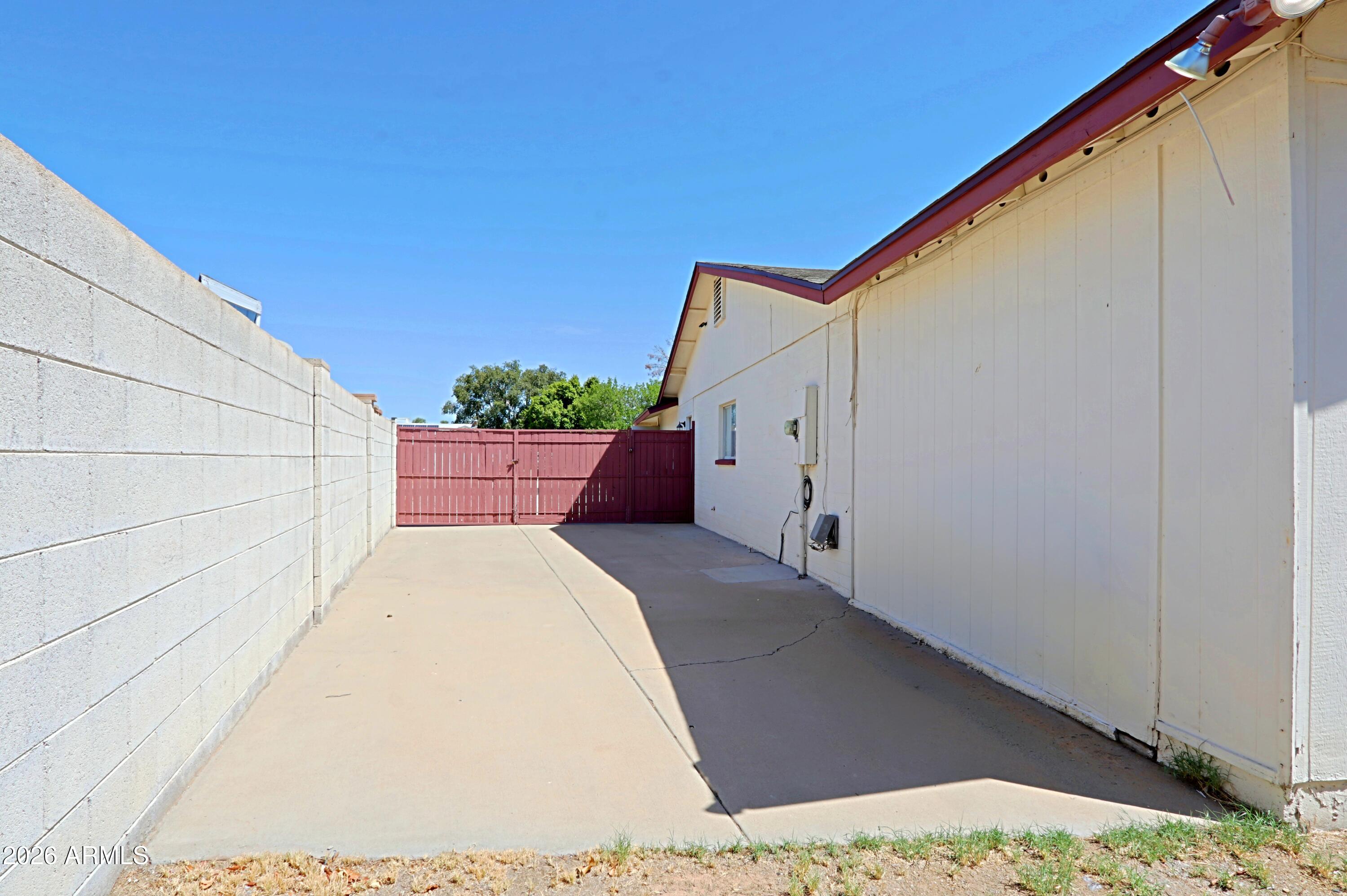 3721 West Calavar Road Phoenix, AZ 85053 - Photo 25 of 31 RV parking