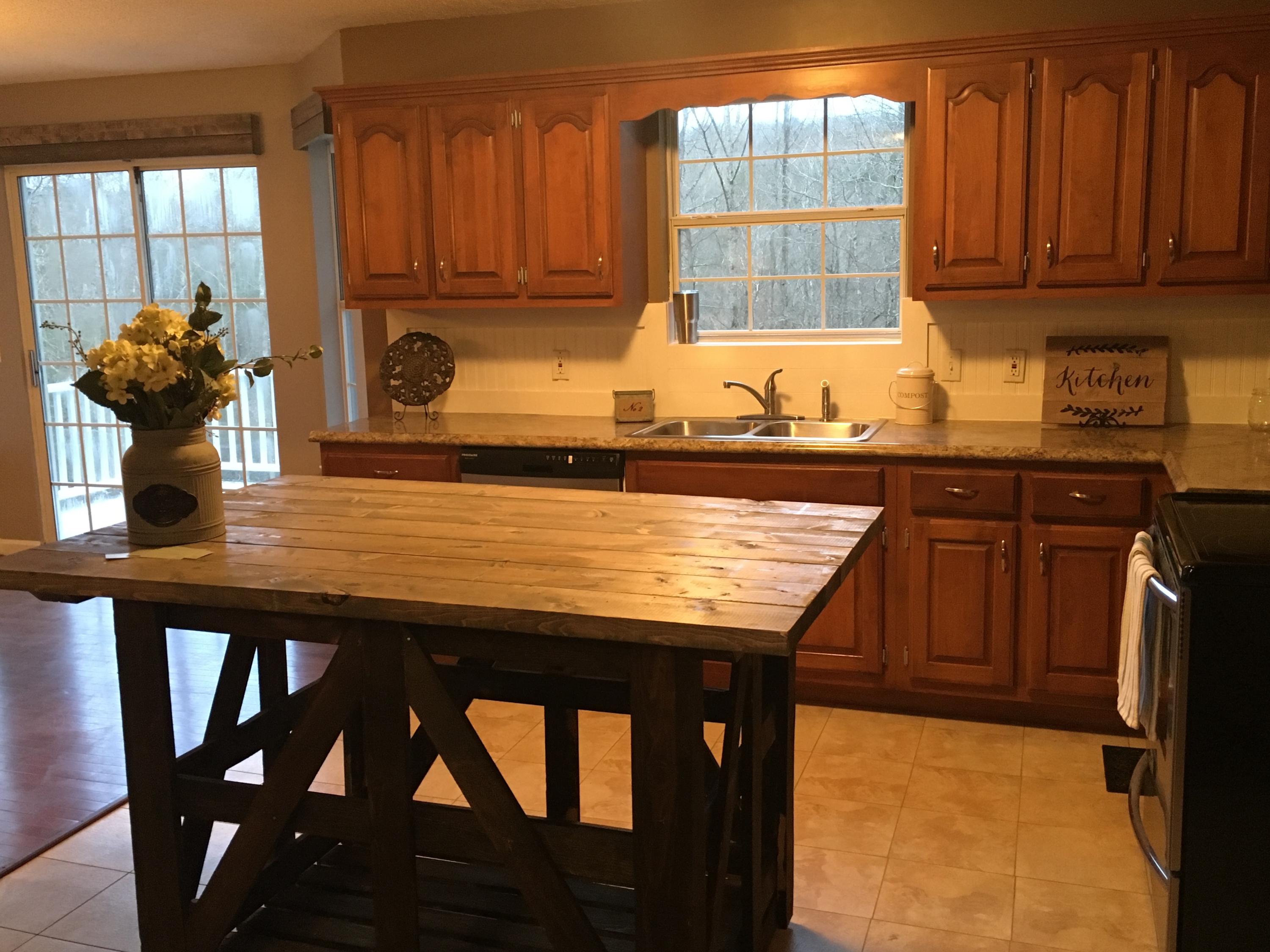 258 Highwater Road Soddy Daisy, TN 37379 - Photo 10 of 17 Kitchen 2