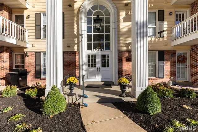 $289,000 | 1530 Bedford Forge Court, Unit 15, Chesterfield, MO 63017