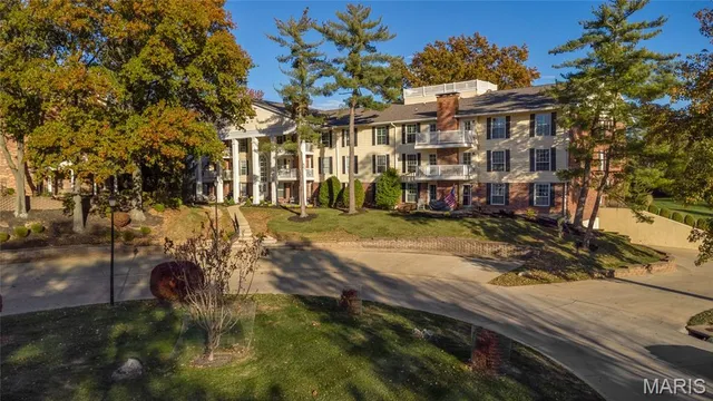 $289,000 | 1530 Bedford Forge Court, Unit 15, Chesterfield, MO 63017