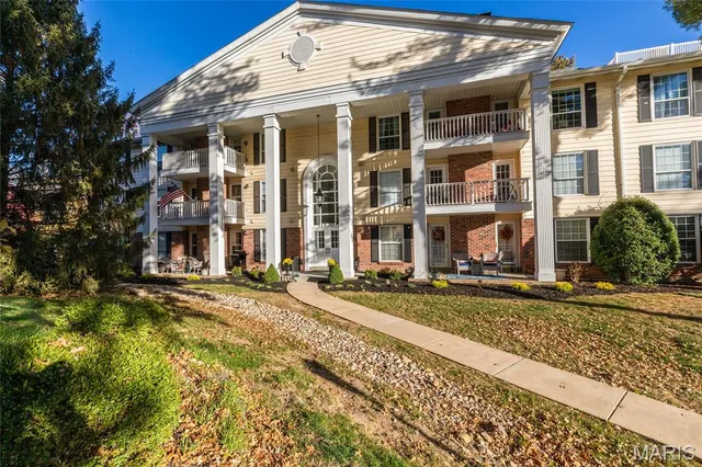 $289,000 | 1530 Bedford Forge Court, Unit 15, Chesterfield, MO 63017