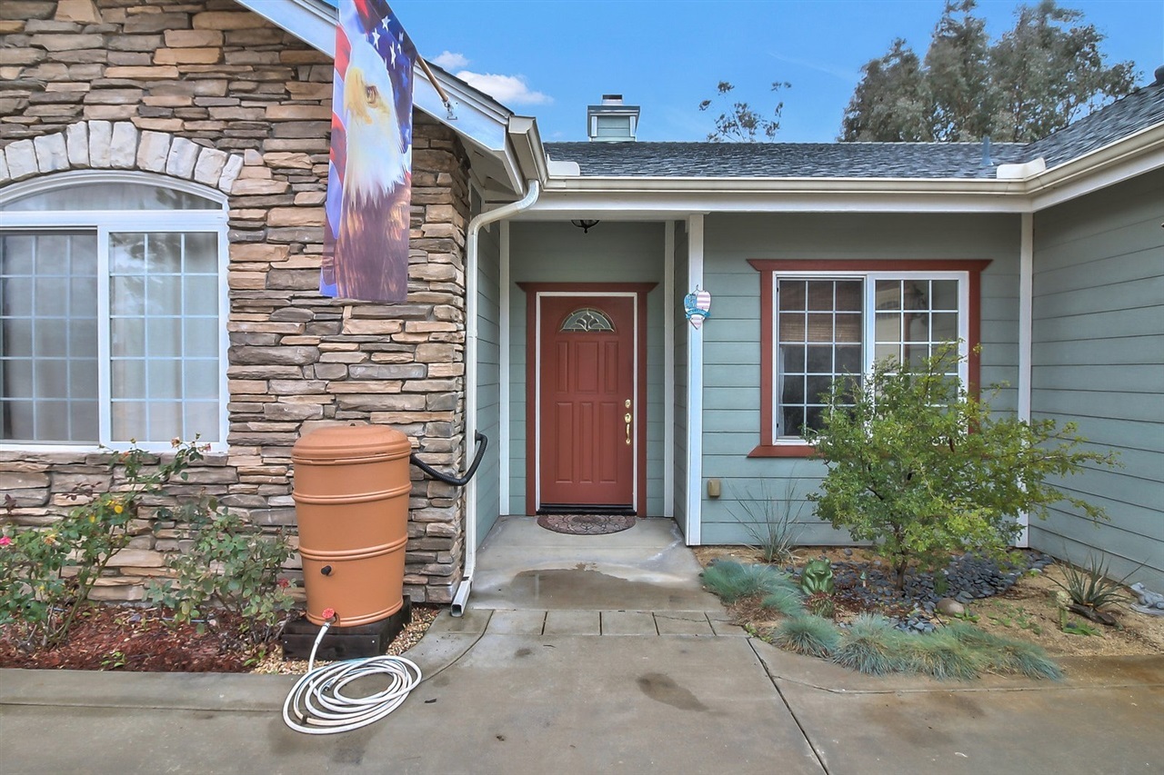 24016 Sargeant Road Ramona, CA 92065 - Photo 2 of 25 Gallery Image 2