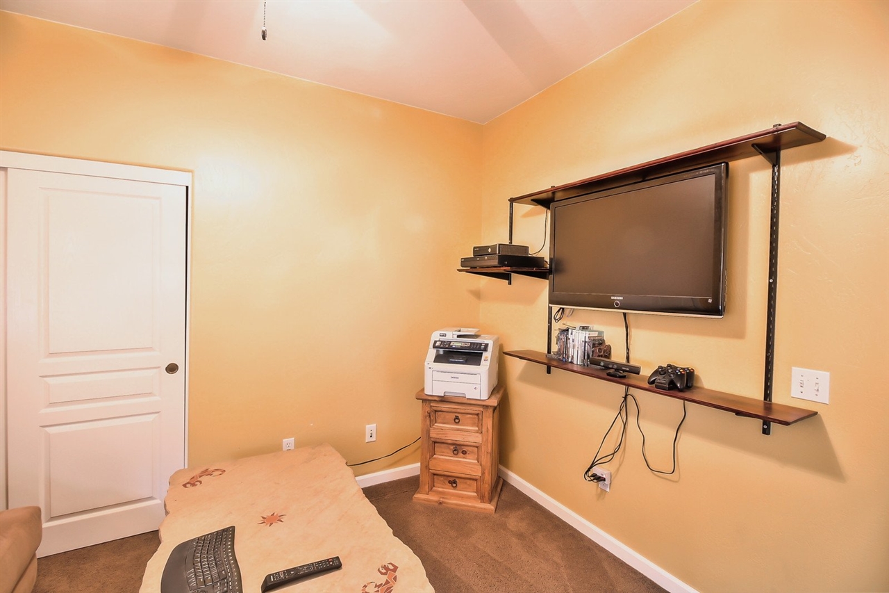 24016 Sargeant Road Ramona, CA 92065 - Photo 11 of 25 Gallery Image 11