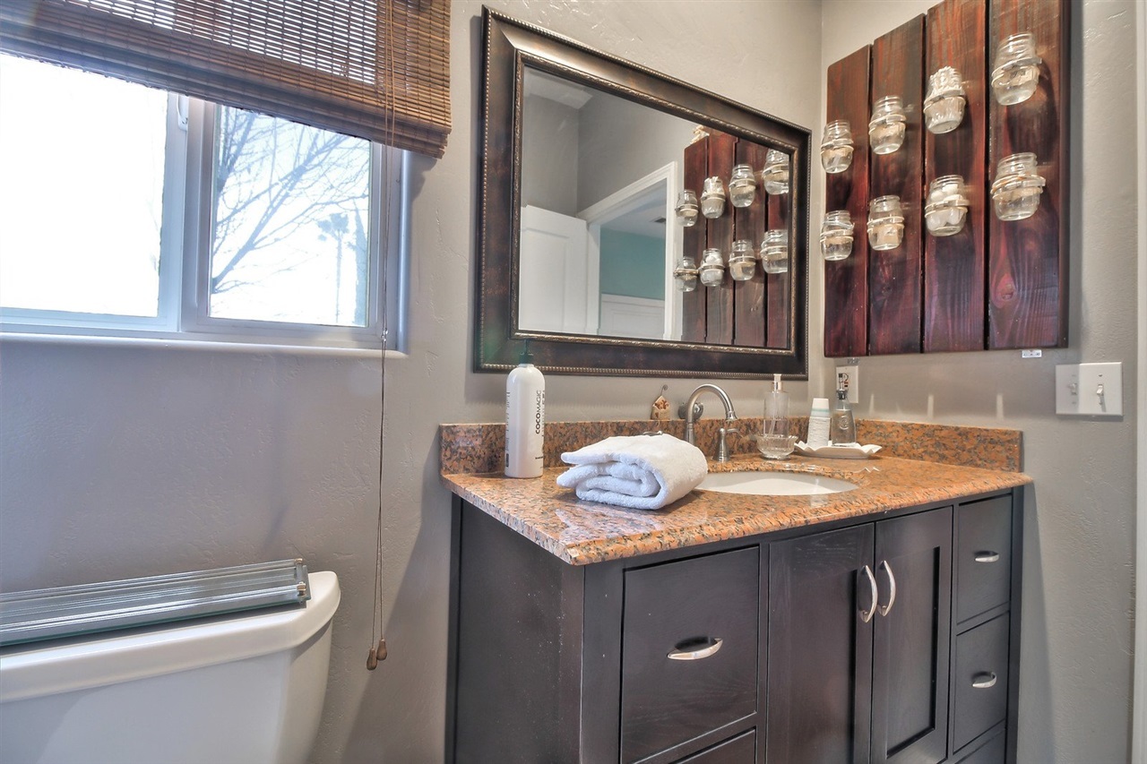 24016 Sargeant Road Ramona, CA 92065 - Photo 14 of 25 Gallery Image 14