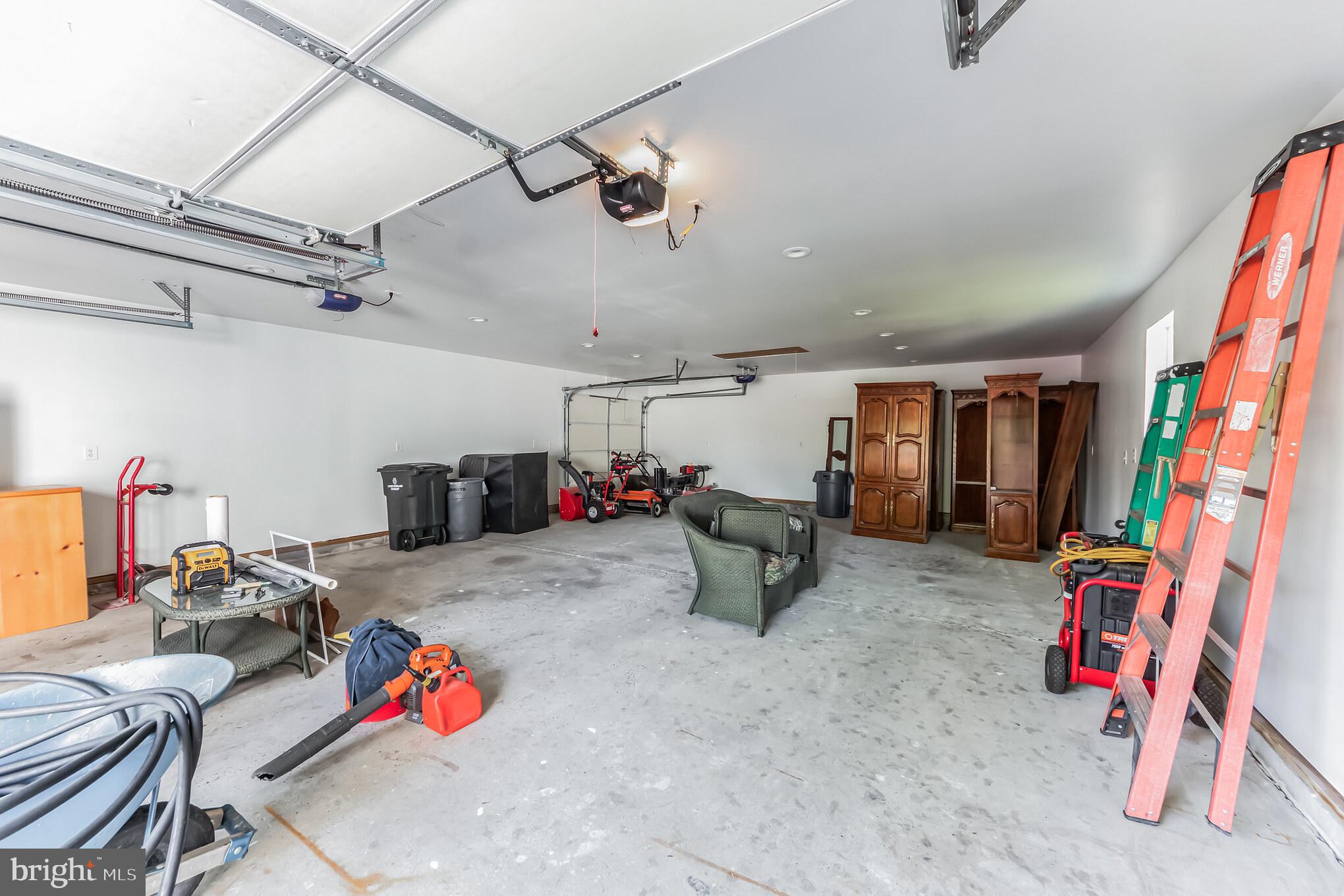 3037 Pine Road Huntingdon Valley, PA 19006 - Photo 29 of 31 Garage