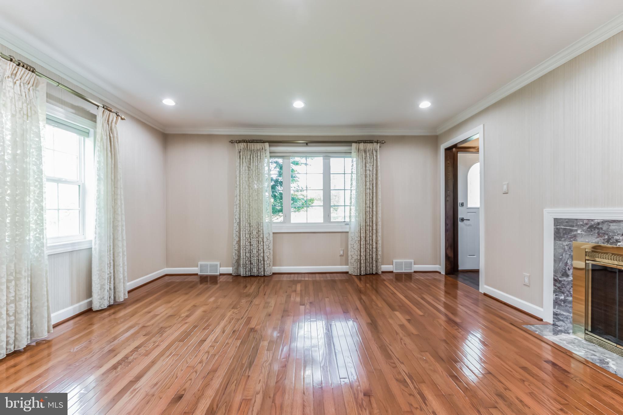 3037 Pine Road Huntingdon Valley, PA 19006 - Photo 5 of 31 Formal living room