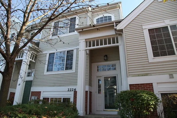 $2,500 | 2226 Daybreak Drive, Unit 2226, Aurora, IL 60503