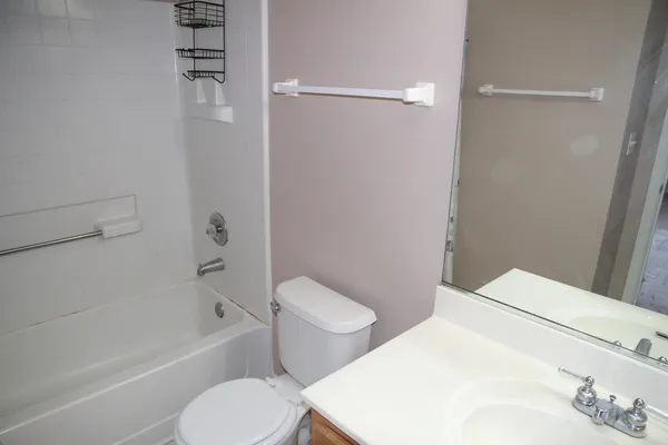 $2,500 | 2226 Daybreak Drive, Unit 2226, Aurora, IL 60503