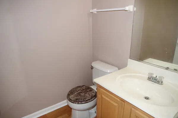 $2,500 | 2226 Daybreak Drive, Unit 2226, Aurora, IL 60503