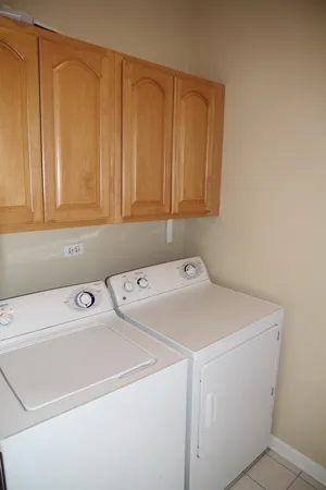 $2,500 | 2226 Daybreak Drive, Unit 2226, Aurora, IL 60503