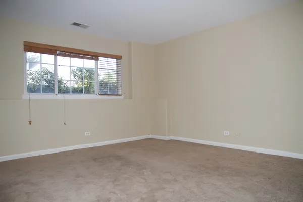 $2,500 | 2226 Daybreak Drive, Unit 2226, Aurora, IL 60503