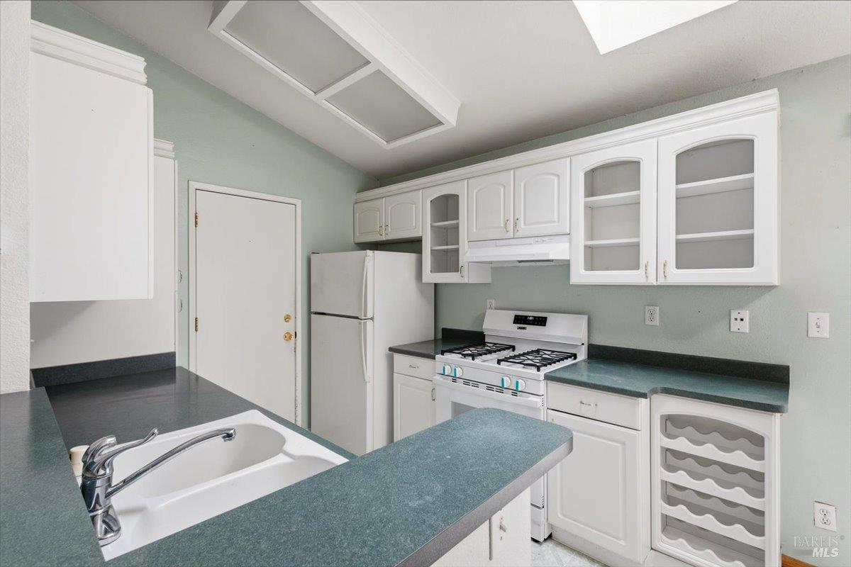 980 Stanislaus Way Santa Rosa, CA 95401 - Photo 13 of 35 Gallery Image 13