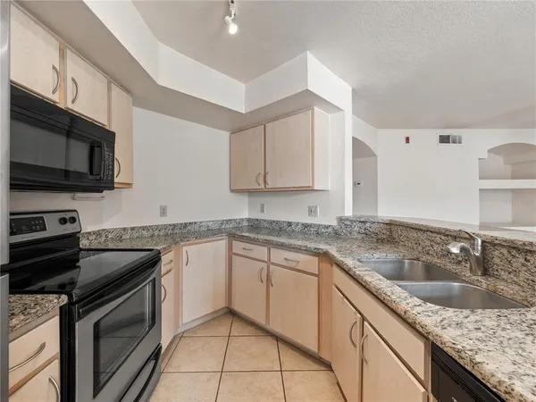 $175,000 | 7210 Westpointe Boulevard, Unit 1325, Orlando, FL 32835