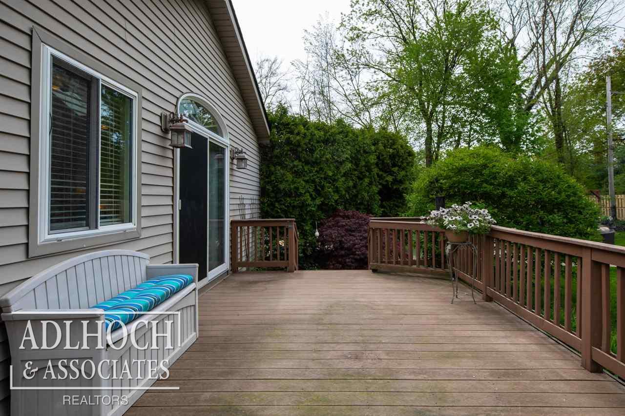 1059 Devonshire Road Grosse Pointe, MI 48230 - Photo 37 of 39 31380288-36.JPG
